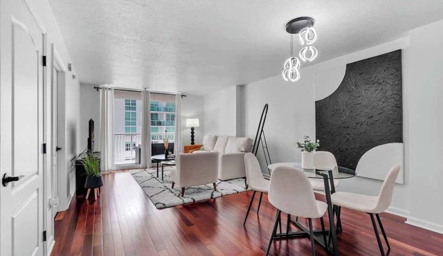 Stylish 1BR Brickell Condo w/Balcony & Pool Access