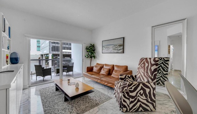 Subtle 2 Bed in Edgewater near Downtown With Free Parking