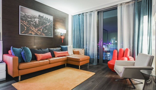 SVS: Remodeled High Floor Studio | Strip View Balcony | Palms Place