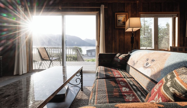 The Cottage ~ quiet downtown home, stunning view, walking distance to everything