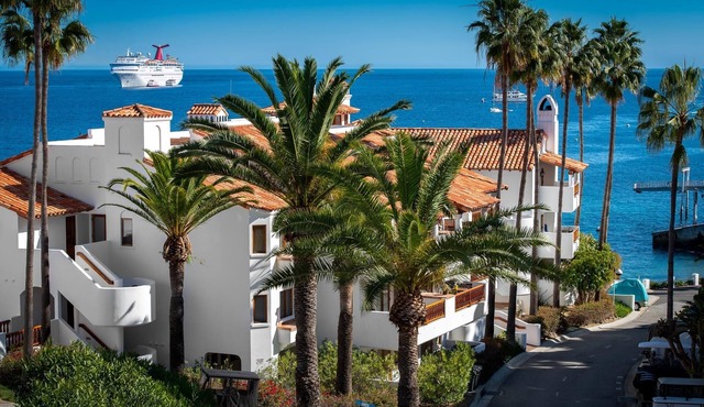 Two story 3B|3B villa with ocean views & golf cart