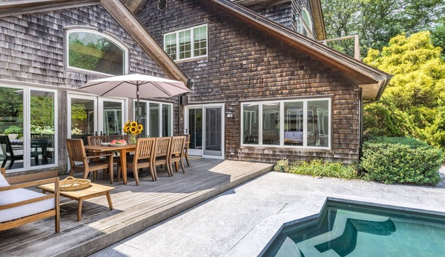 Unparalleled Views in a Hampton's Style Private Escape