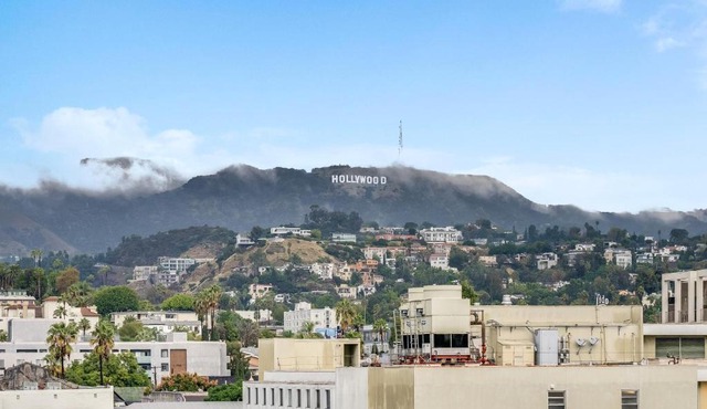 View of Hollywood Sign Studio, Free Parking