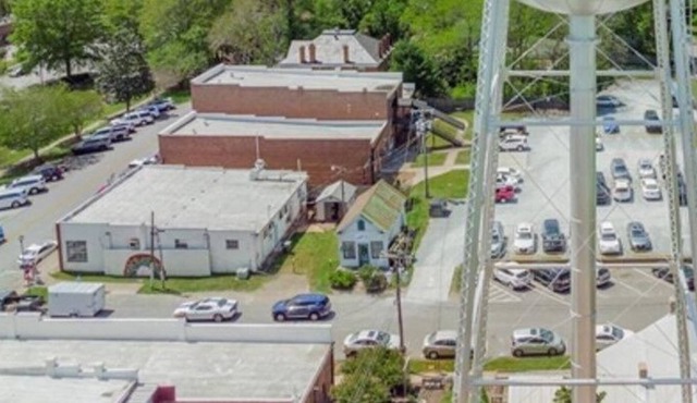 Walkable Waxhaw: Fully Renovated, Sleeps up to 7