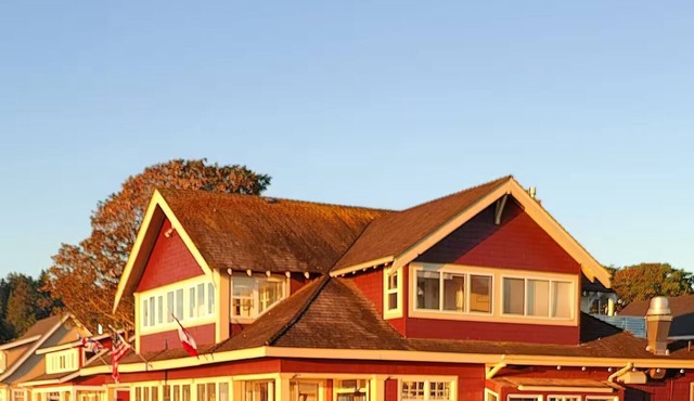 Waterfront Maple Beach Apartment - rented as either 2 bed 2 bath or 3 Bed 3 bath