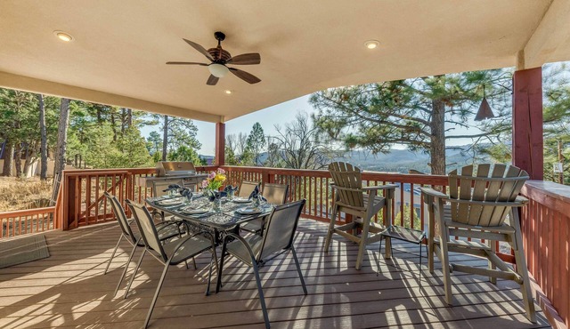 Wildlife Watching & Mtn Views: Luxe Ruidoso Escape