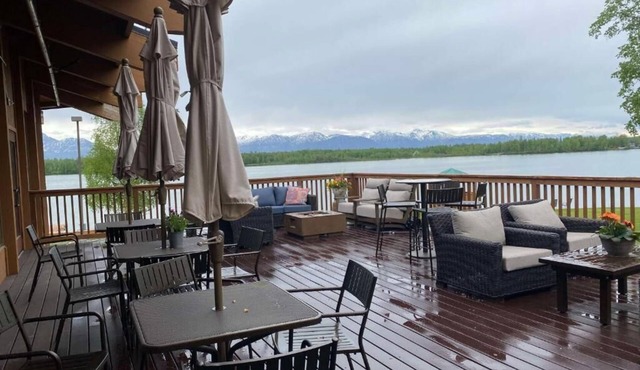 Your Gateway to Adventure in Alaska | Lakefront Stay