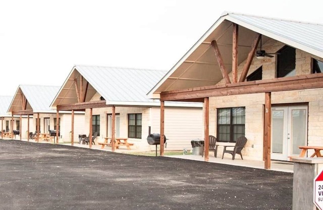 #6 Frio River Grove Rentals