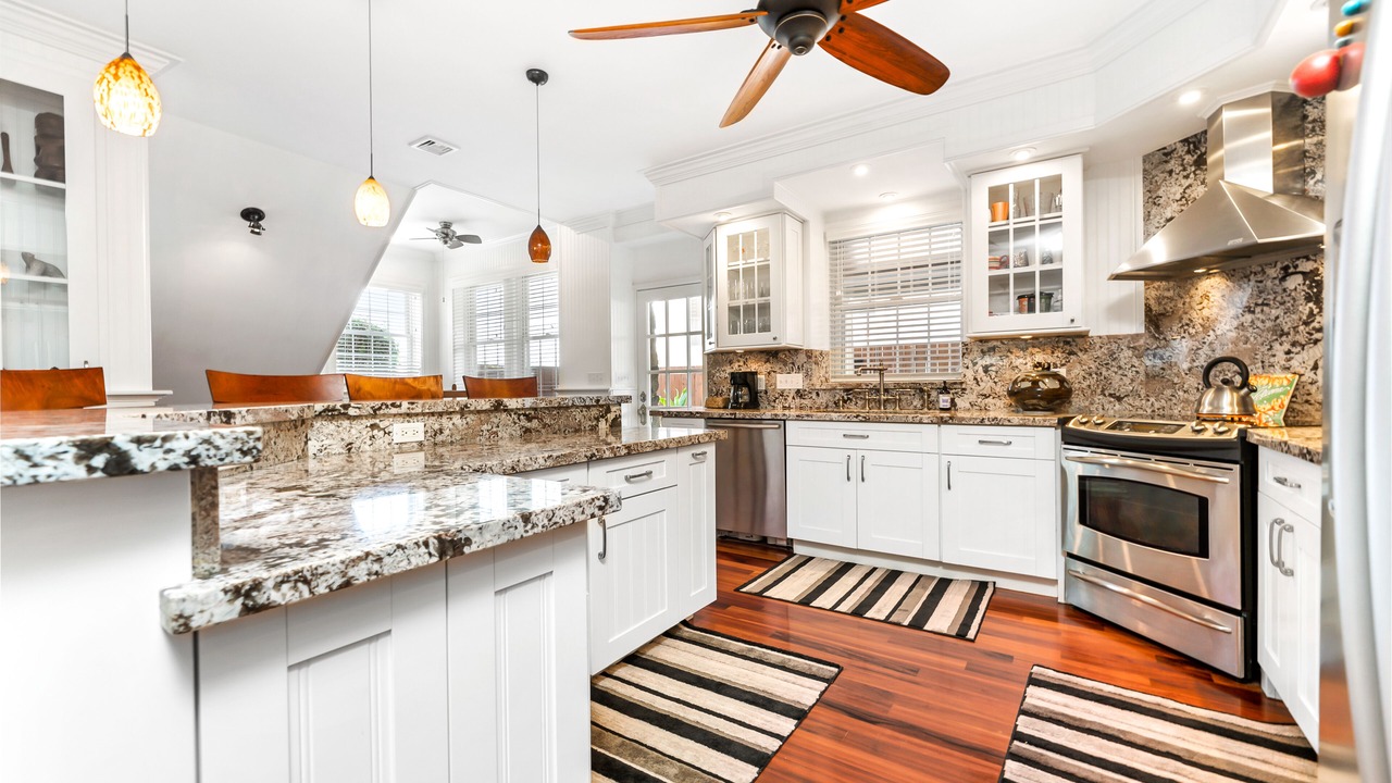 Photo of Kitchen in Diamond Head - Kapahulu - St. Louis