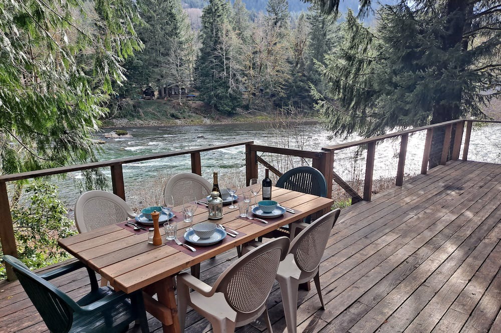 Photo of Outdoor in Gold Bar