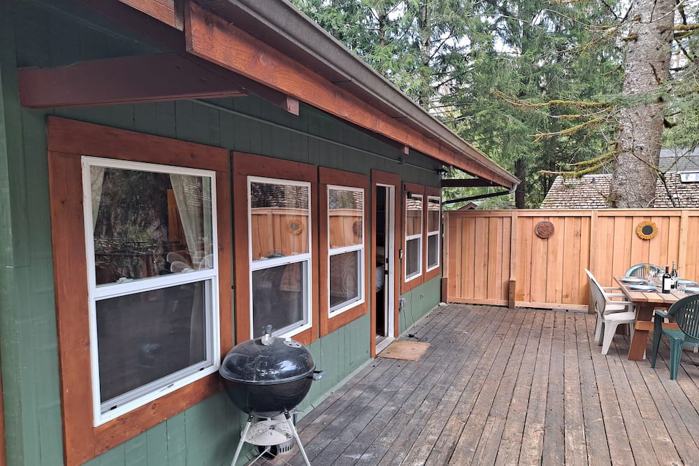 Photo of Outdoor in Gold Bar