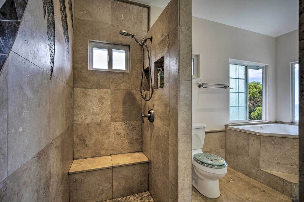 Photo of Bathroom in Kailua-Kona