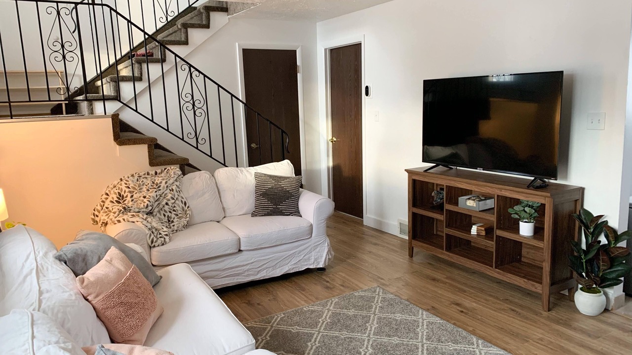 Photo of Livingroom in Midvale