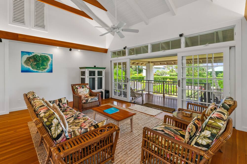 Photo of Livingroom in Hanalei