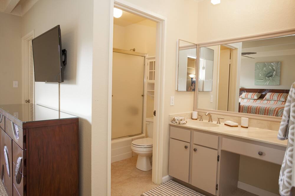 Photo of Bathroom in Princeville
