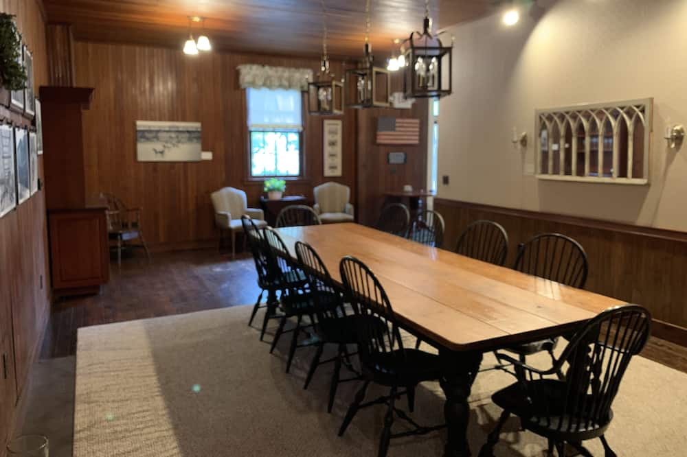 Photo of Bedroom in Glens Falls