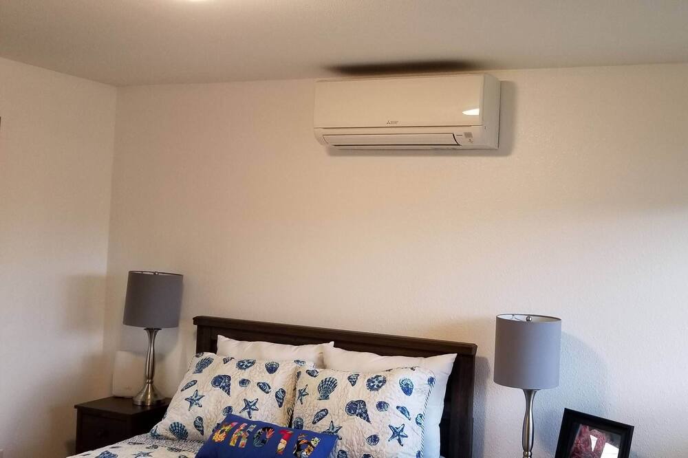 Photo of Bedroom in Ewa