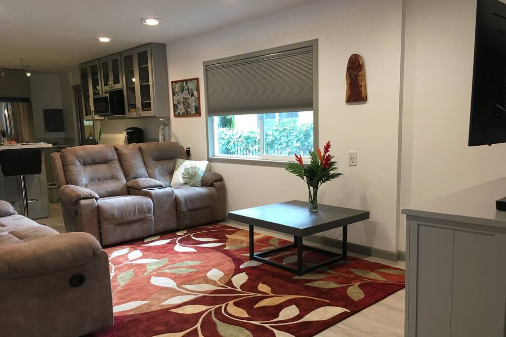 Photo of Livingroom in Ewa