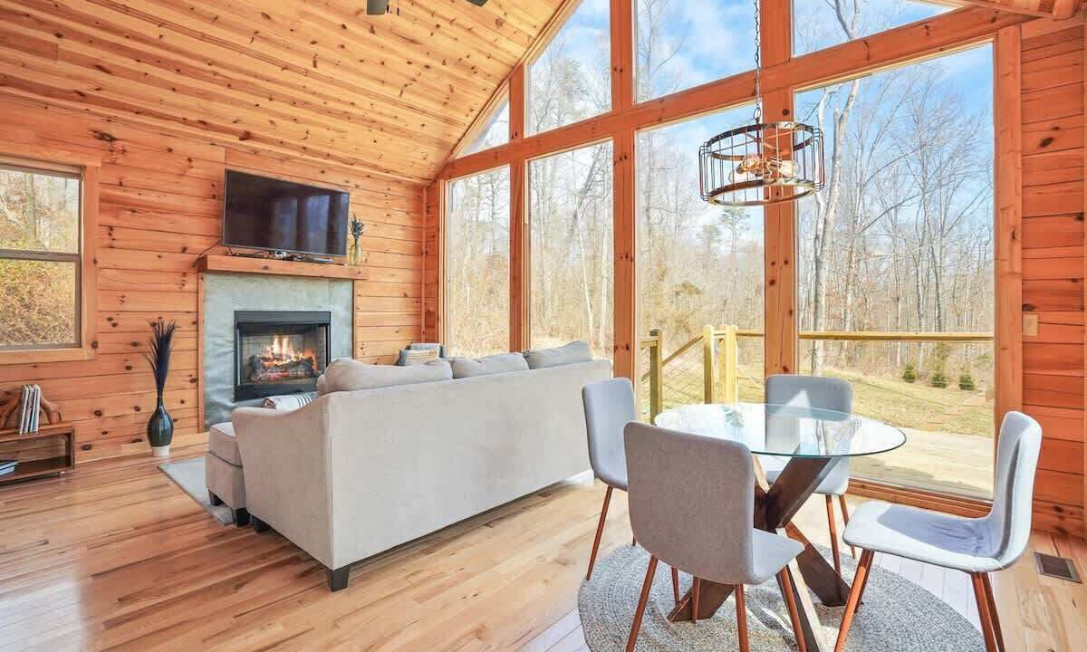 Photo of Livingroom in McArthur
