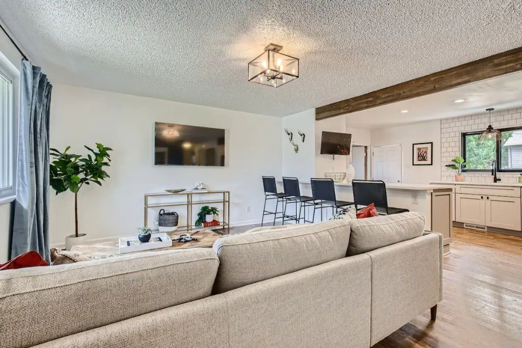 Photo of Livingroom in Lamar Heights Area