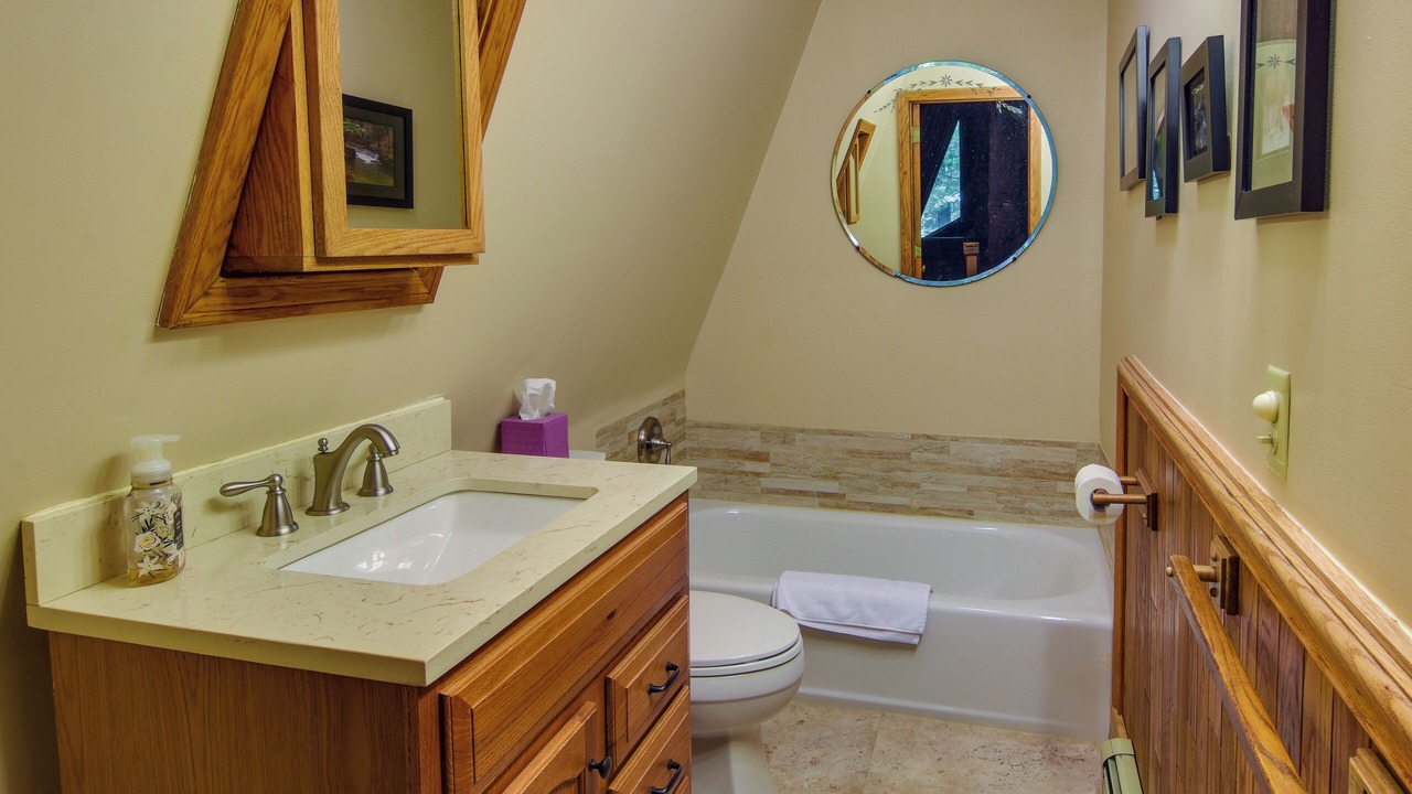 Photo of Bathroom in Treasure Lake