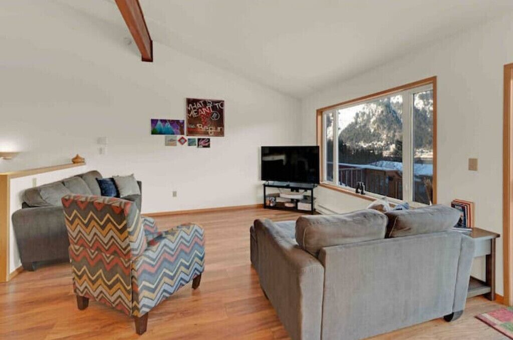 Photo of Livingroom in West Juneau