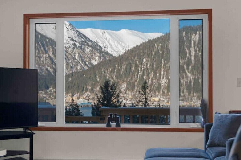 Photo of Livingroom in West Juneau