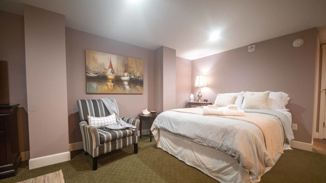 Photo of Bedroom in Homer
