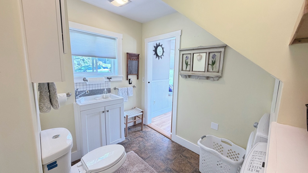 Photo of Bathroom in Tenants Harbor