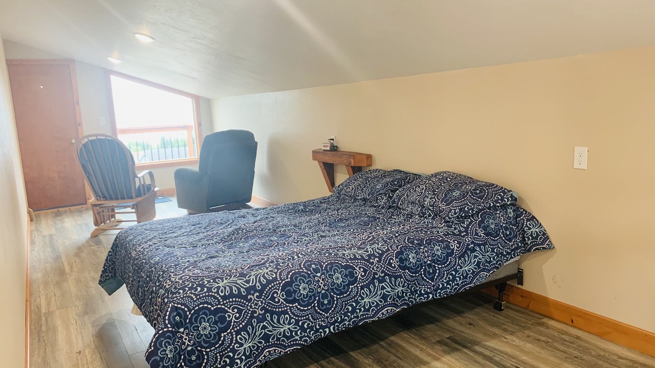 Photo of Bedroom in Homer