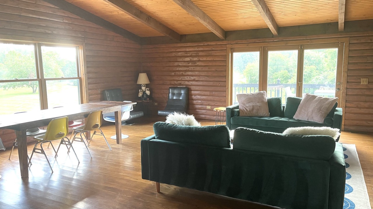 Photo of Livingroom in Alexandria