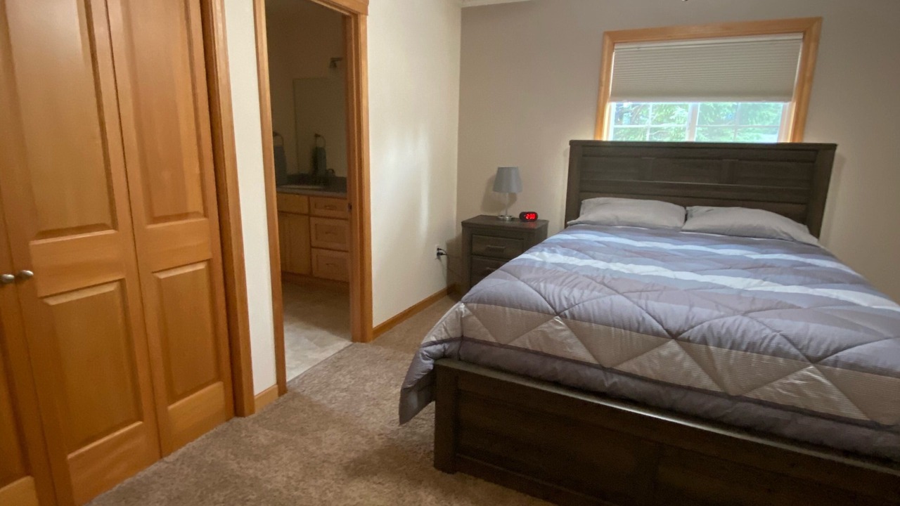 Photo of Bedroom in Juneau