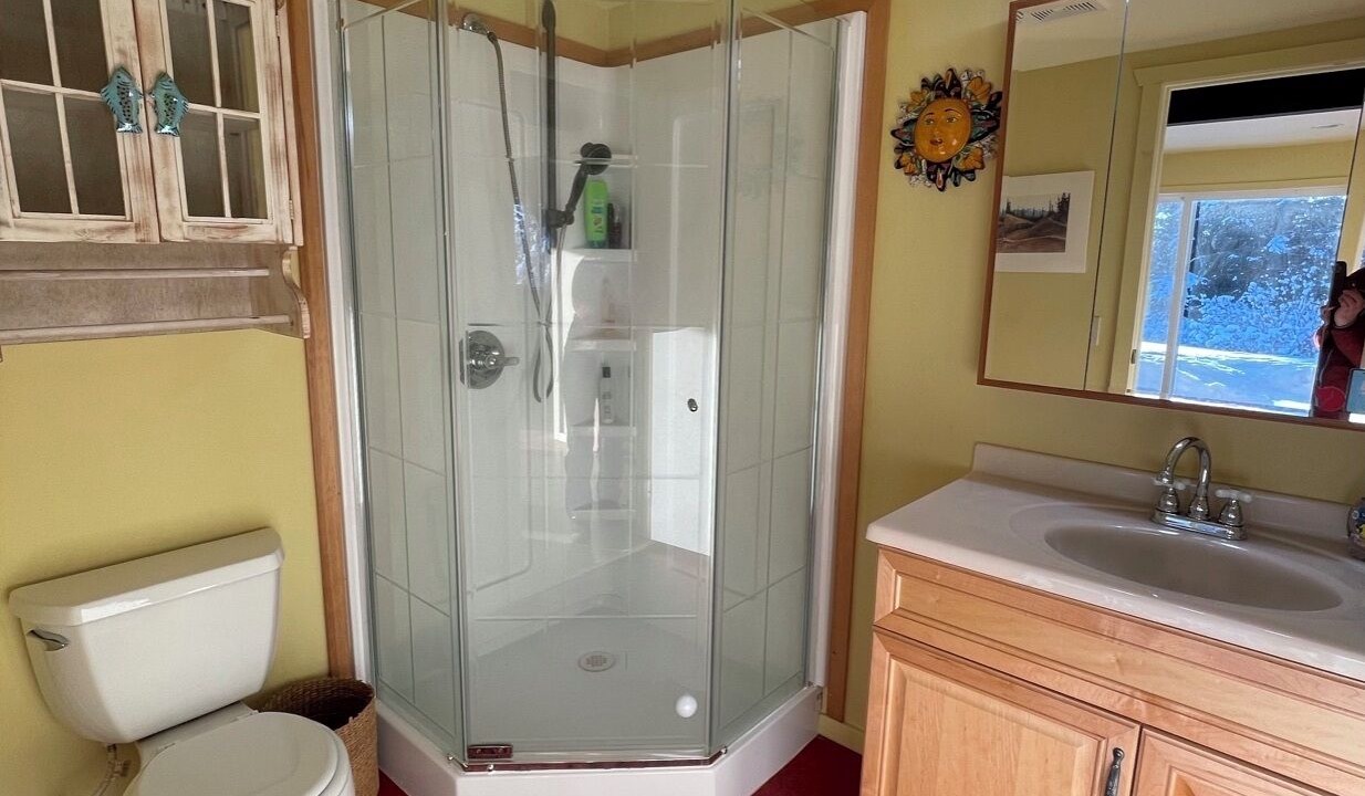 Photo of Bathroom in Diamond Ridge