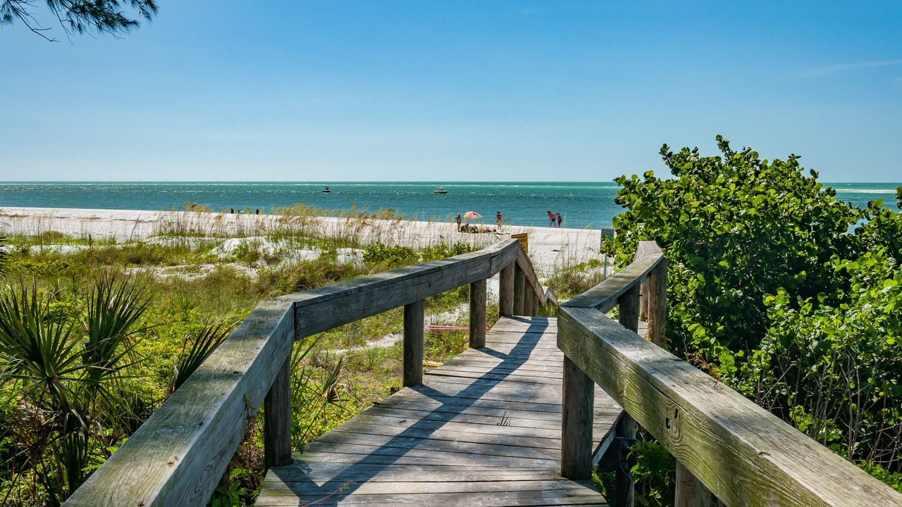 Photo of Others in Anna Maria