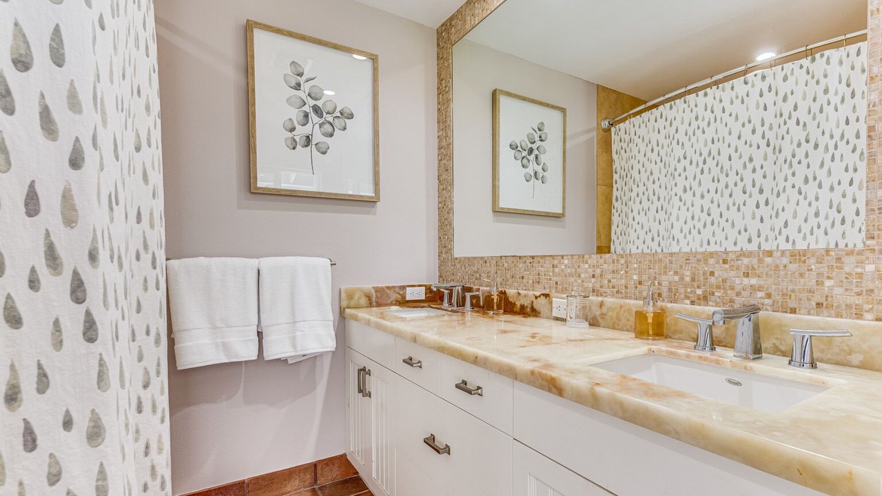 Photo of Bathroom in Kaanapali