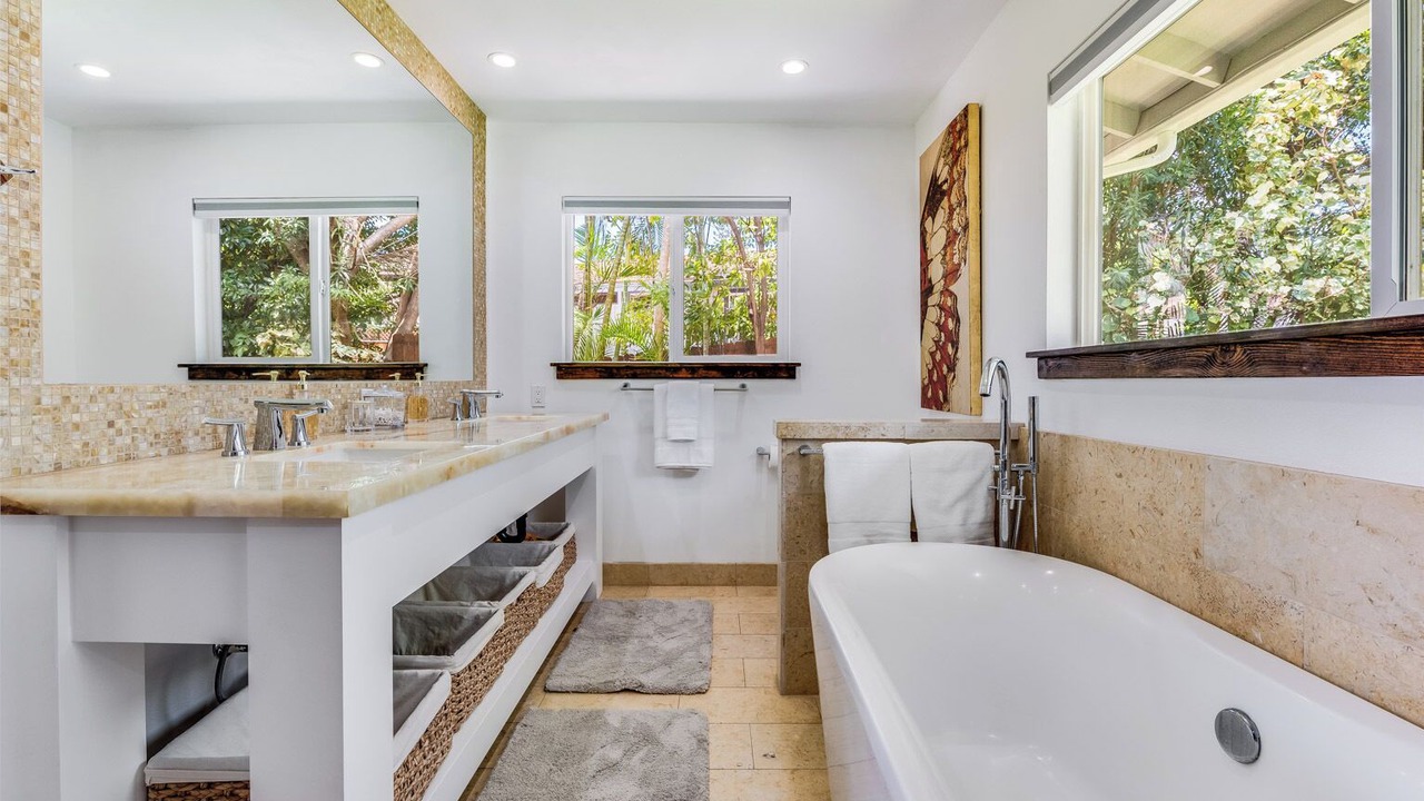 Photo of Bathroom in Kaanapali