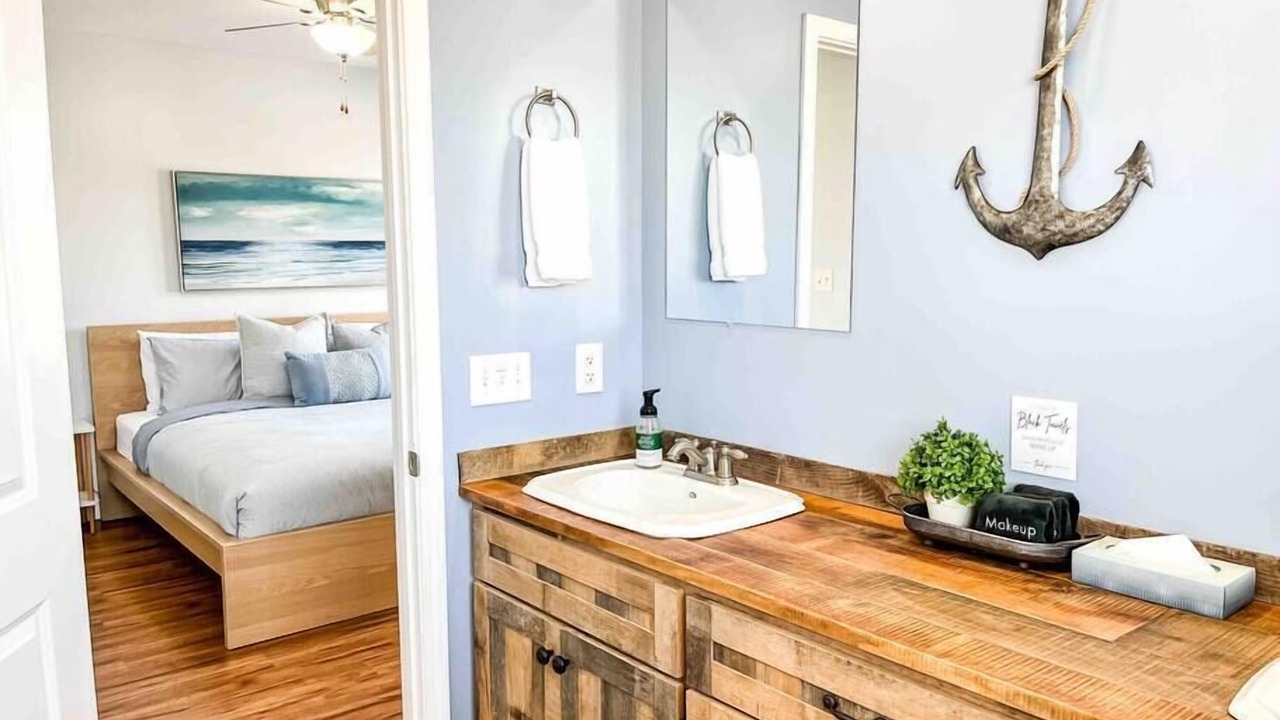Photo of Bathroom in Buckeye Lake