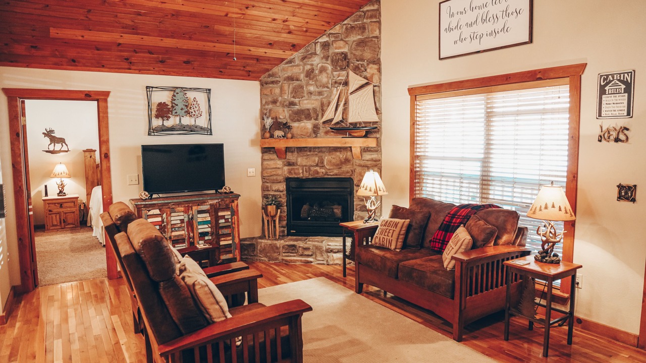 Photo of Bedroom in Branson West