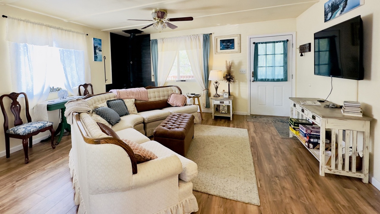 Photo of Livingroom in Gateway