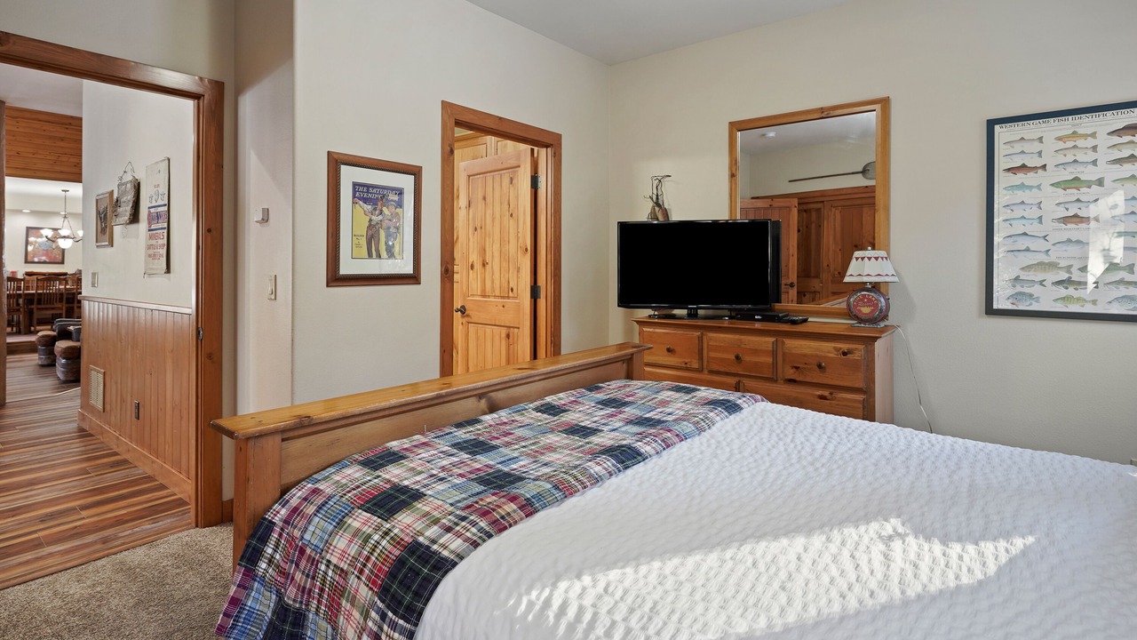 Photo of Bedroom in Sunriver