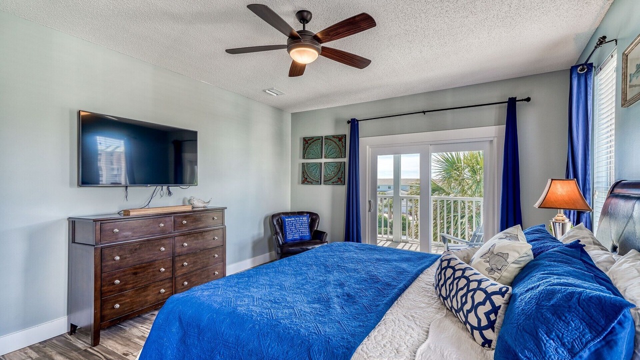 Photo of Bedroom in Crystal Beach