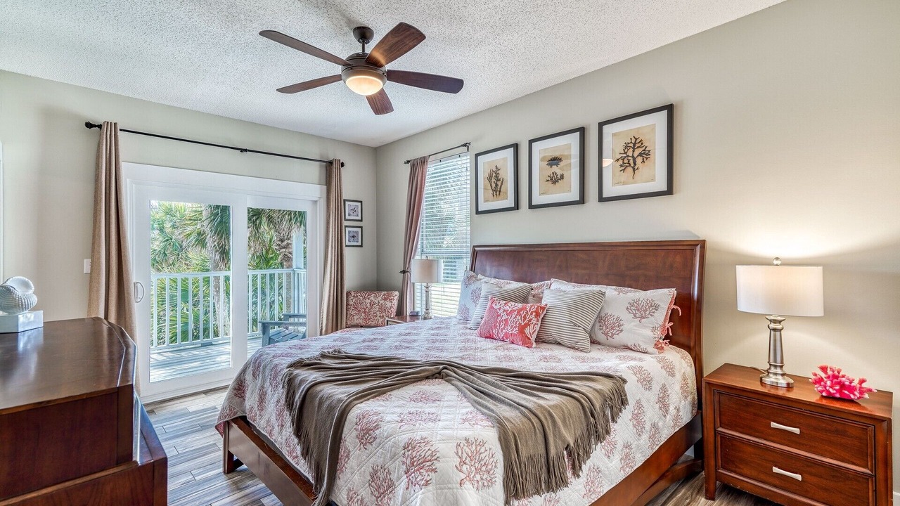 Photo of Bedroom in Crystal Beach