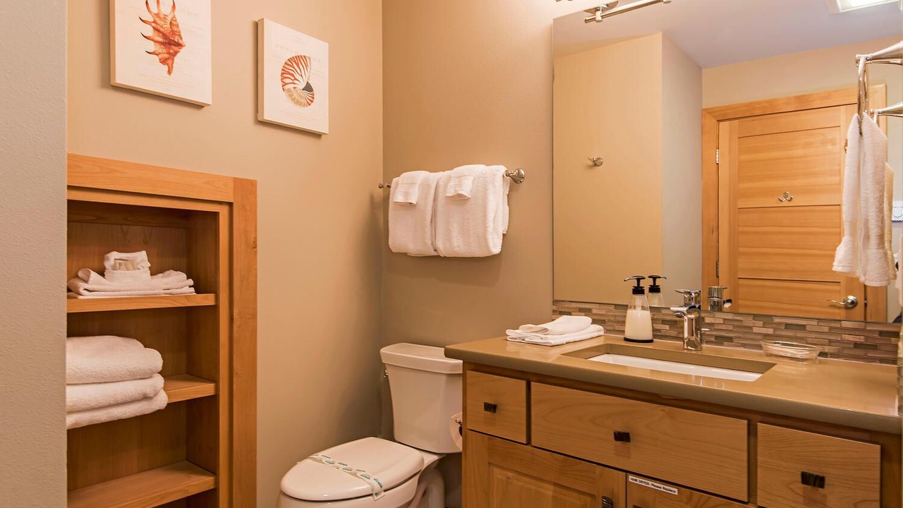 Photo of Bathroom in Neskowin