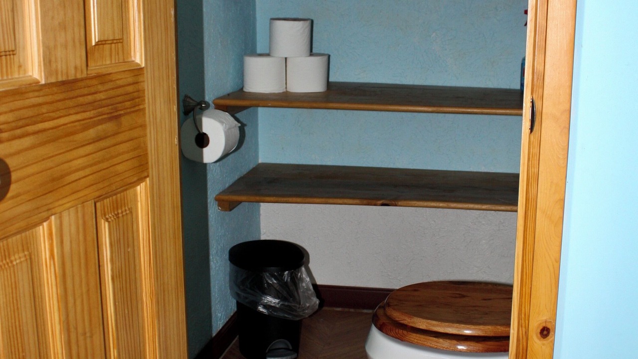 Photo of Bathroom in McKinley Park