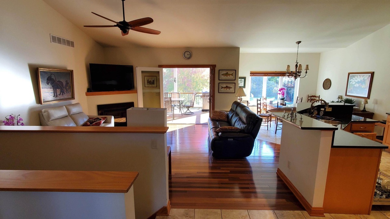 Photo of Livingroom in Deerfield