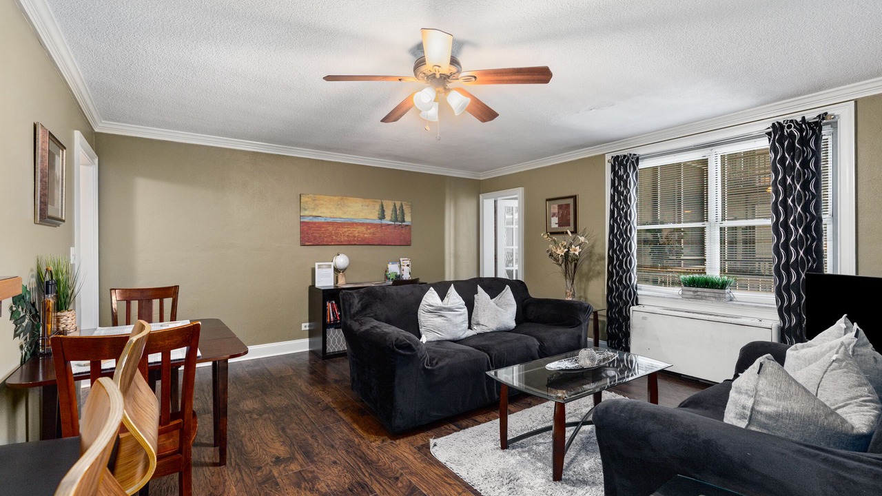 Photo of Livingroom in Peachtree Center