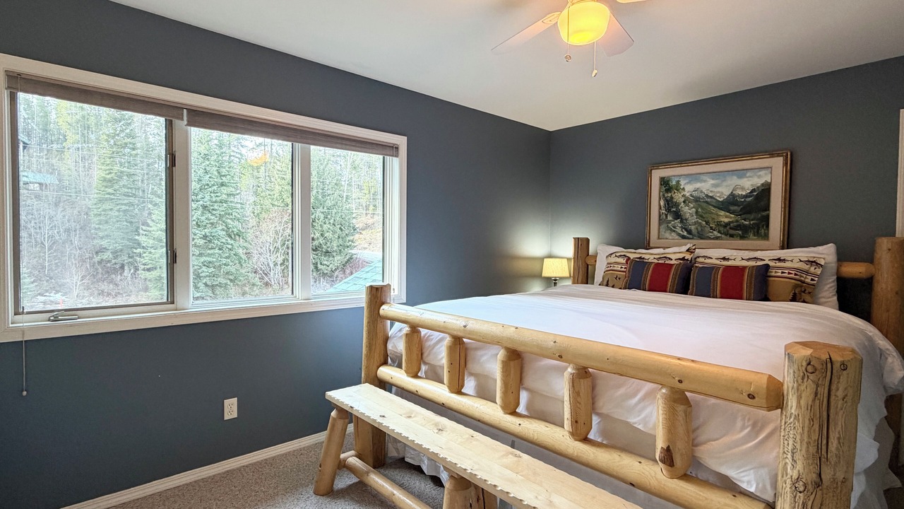 Photo of Bedroom in West Glacier