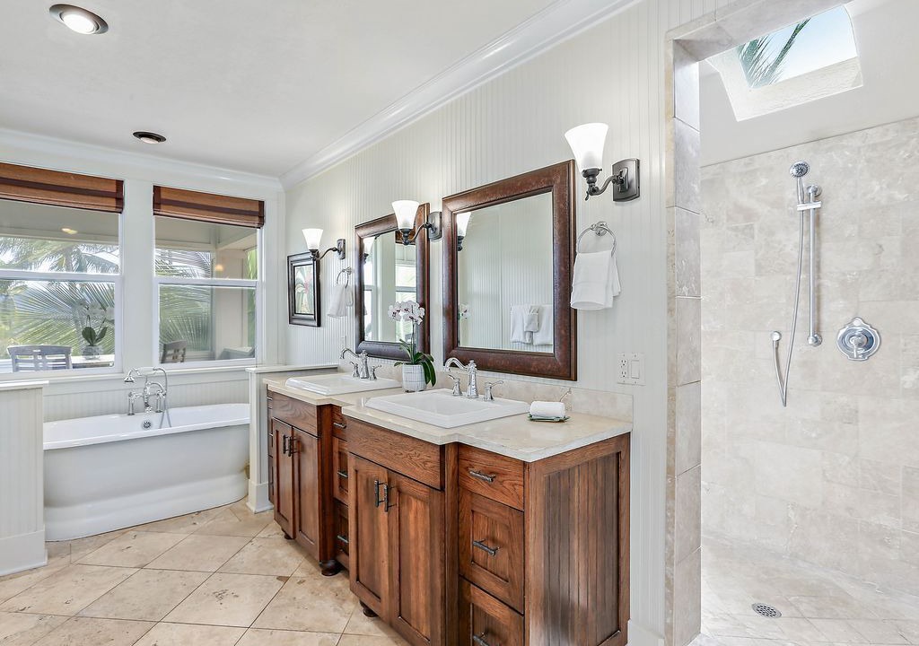 Photo of Bathroom in Poipu