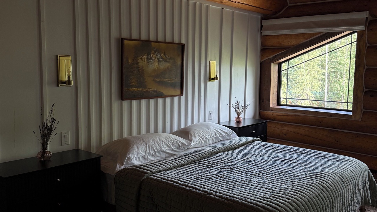 Photo of Bedroom in Delta Junction