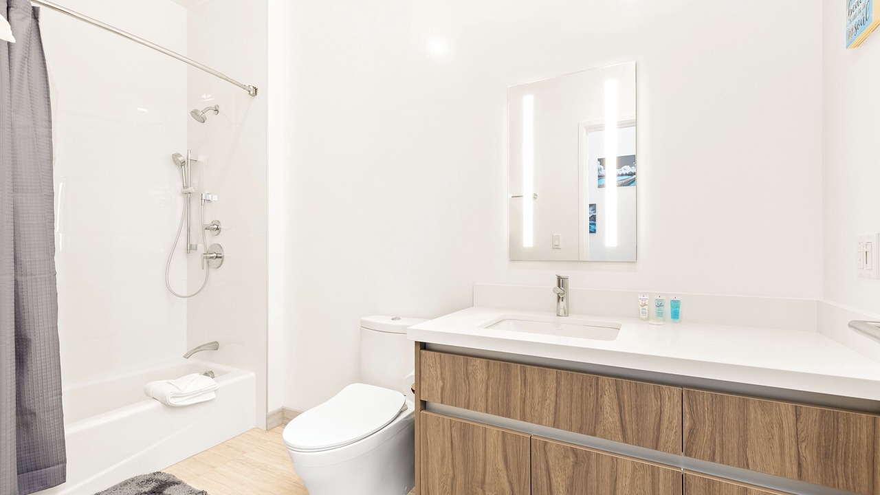 Photo of Bathroom in Ala Moana
